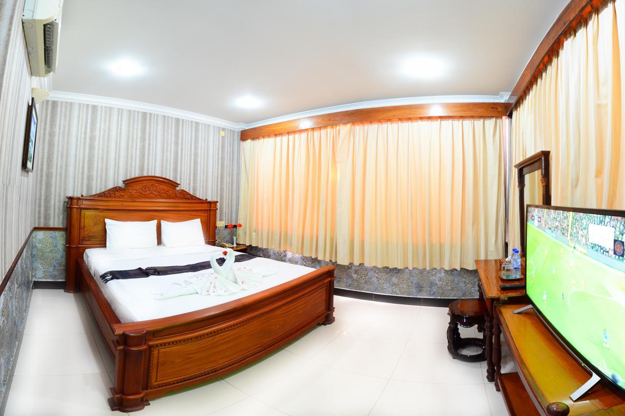 Holiday Hotel Battambang Exteriör bild