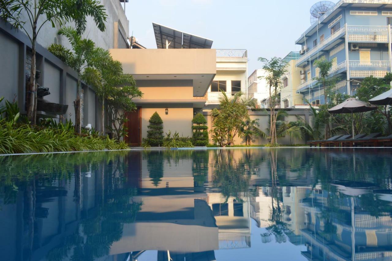 Holiday Hotel Battambang Exteriör bild