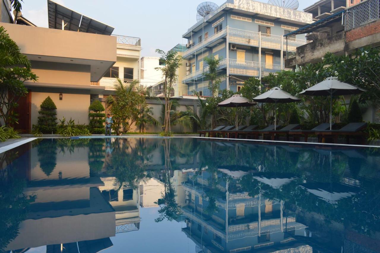 Holiday Hotel Battambang Exteriör bild